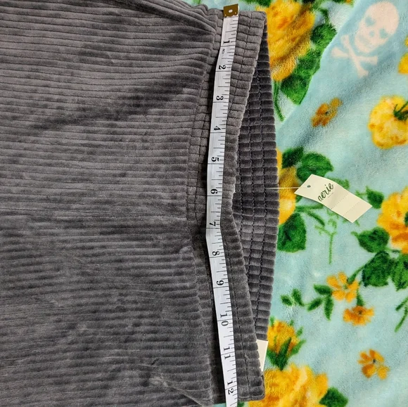 Gray Aerie size Xs Flare velour pants - Picture 3 of 4